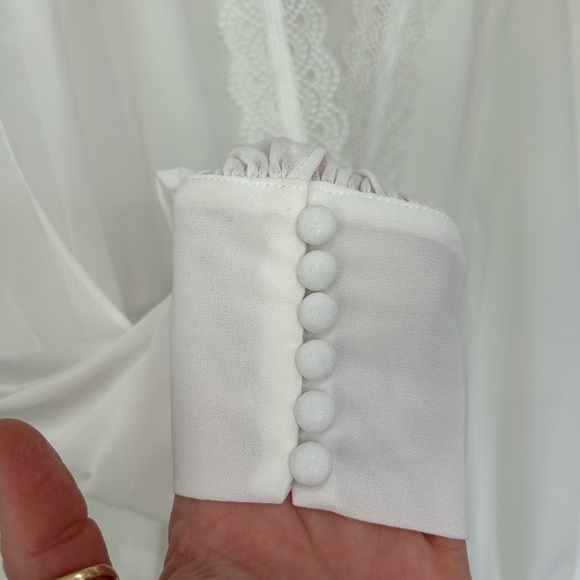 Elegant White Lace Trim Robe - Picture 7 of 11